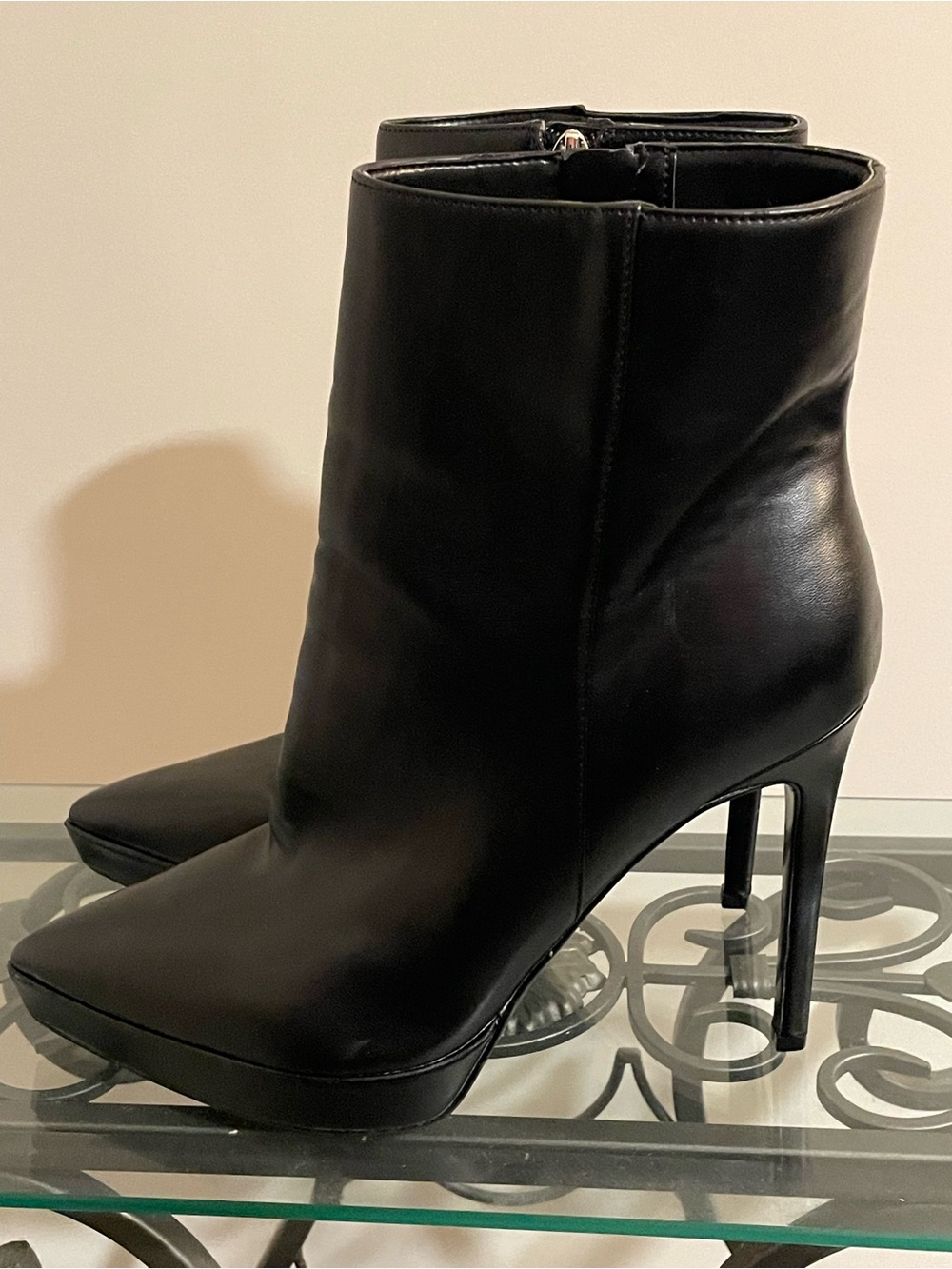 Nine West Classic Black Leather Pointed Toe Ankle Boots 12